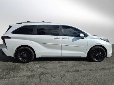 2025 Toyota Sienna Platinum