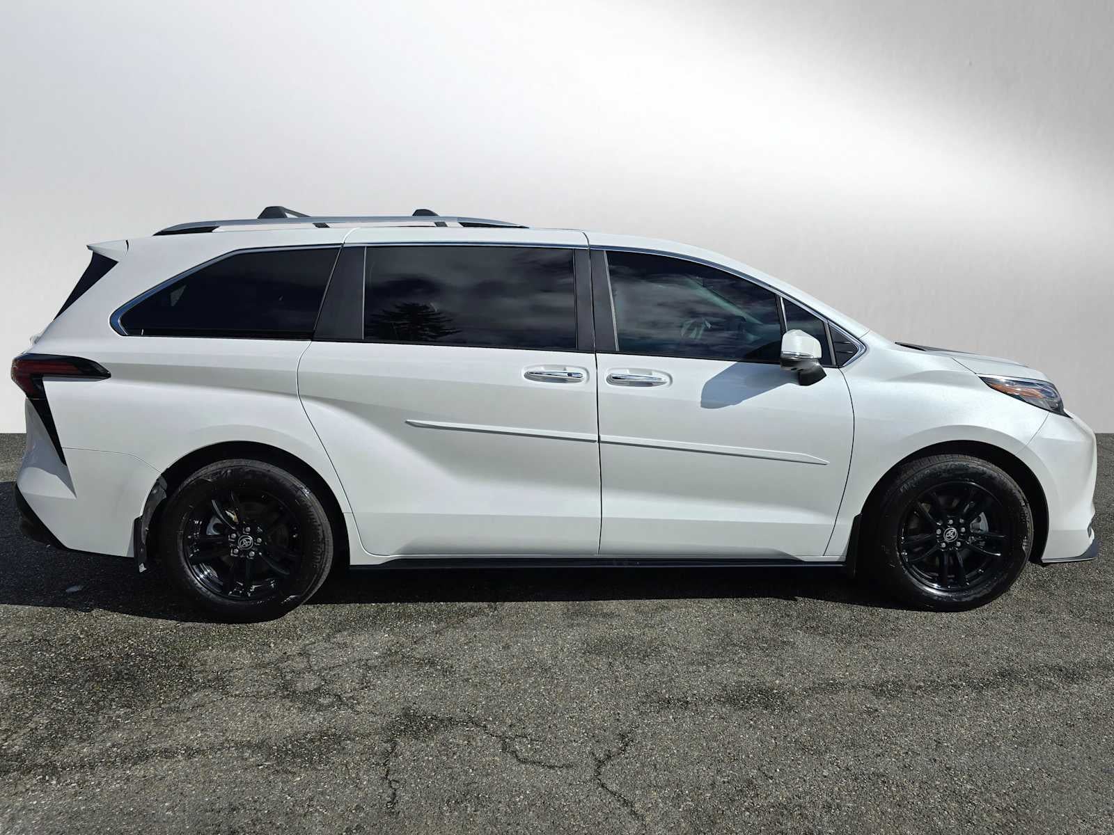 2025 Toyota Sienna Platinum