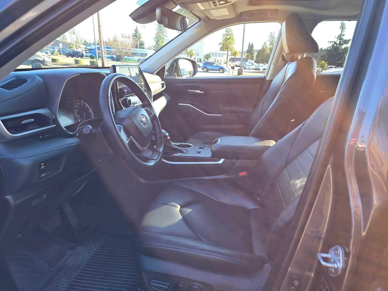 2023 Toyota Highlander Hybrid XLE