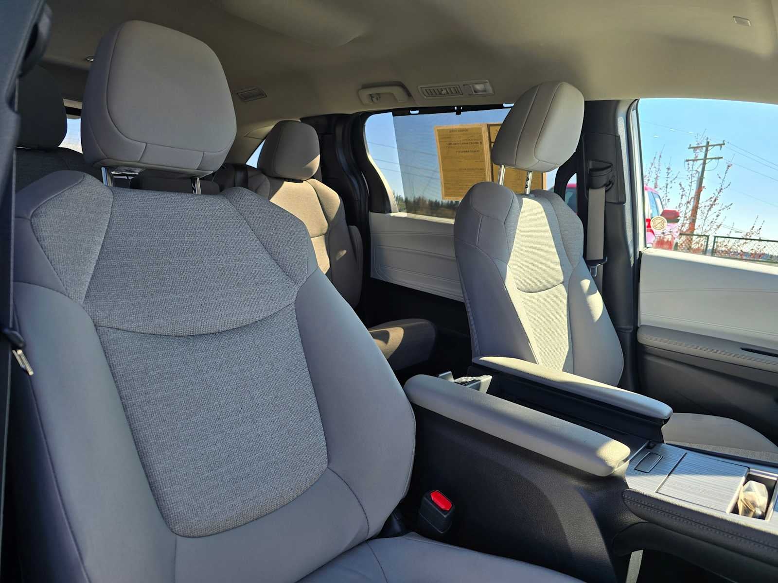 2025 Toyota Sienna LE