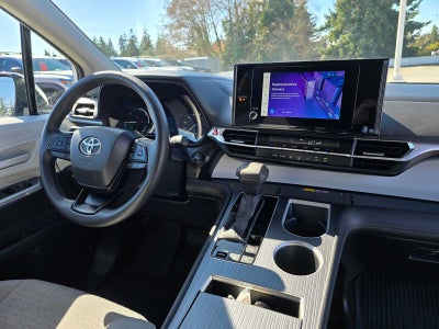 2025 Toyota Sienna LE