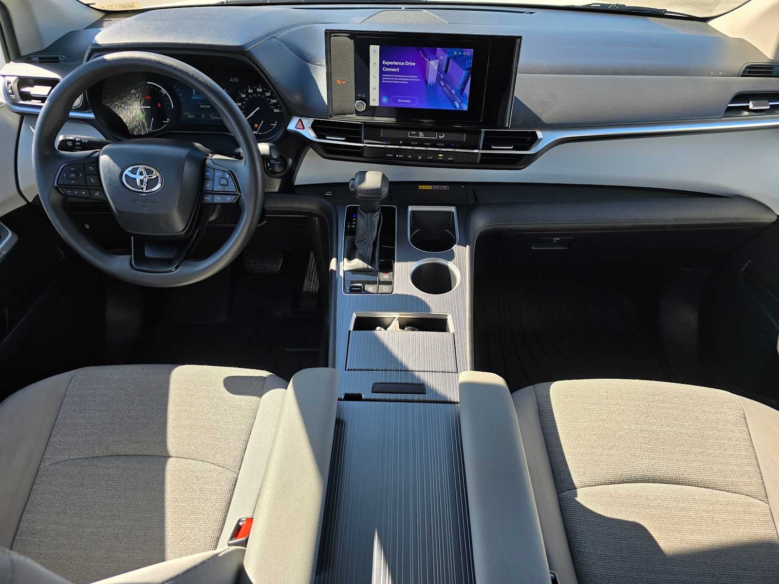 2025 Toyota Sienna LE