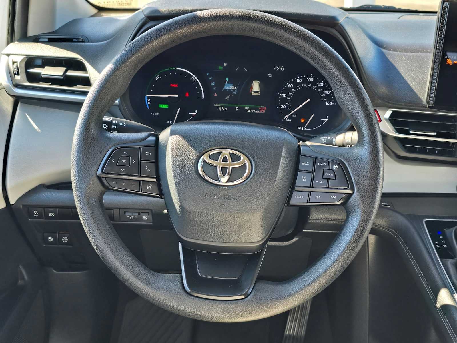 2025 Toyota Sienna LE