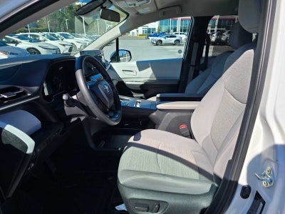 2025 Toyota Sienna LE