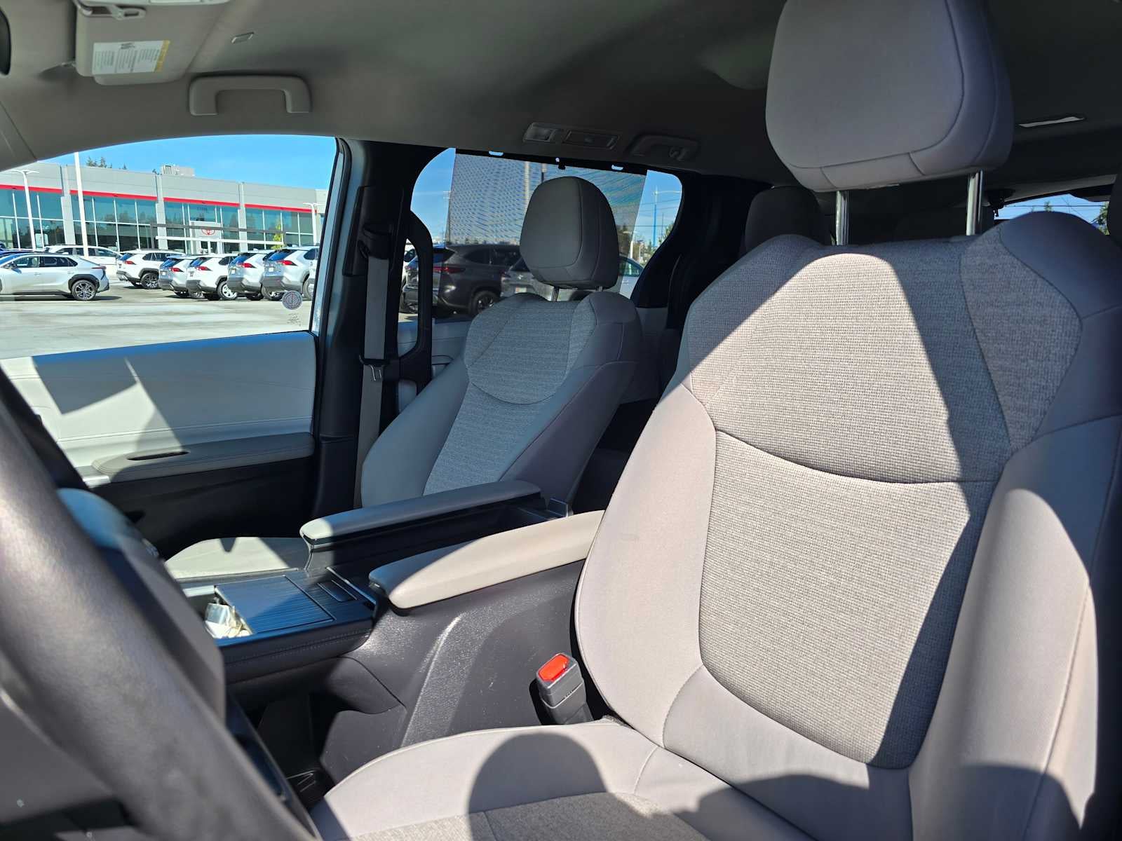 2025 Toyota Sienna LE