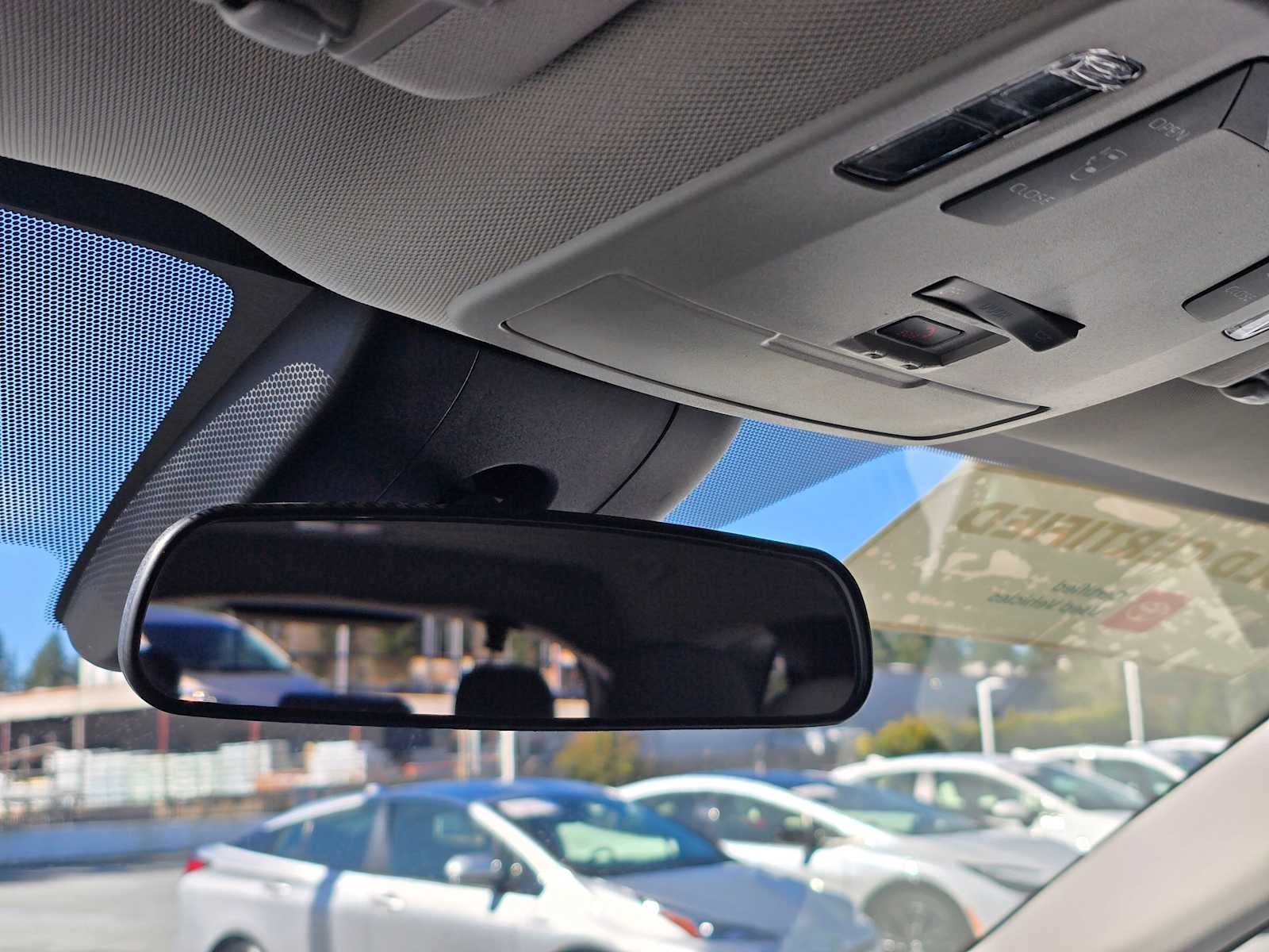 2025 Toyota Sienna LE