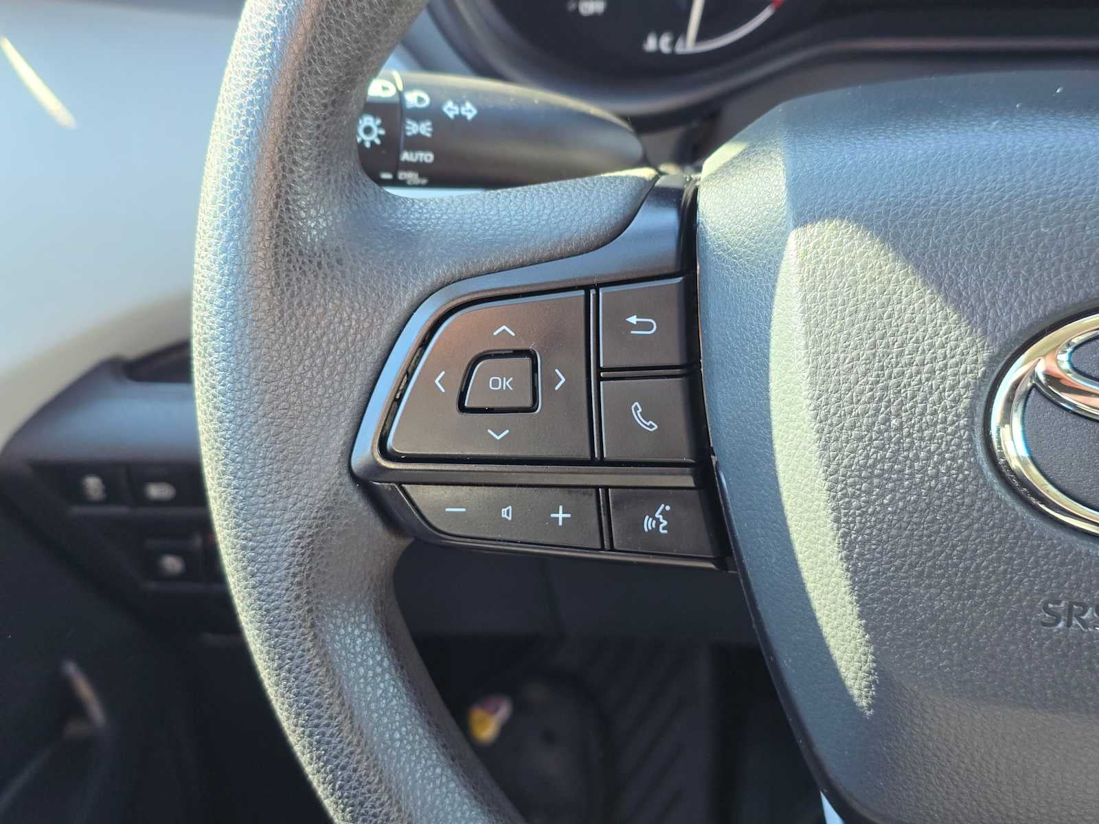 2025 Toyota Sienna LE