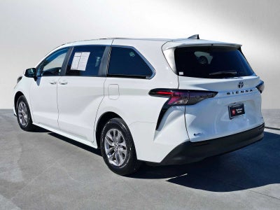 2025 Toyota Sienna LE