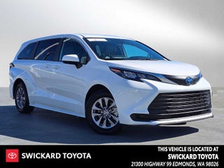 2025 Toyota Sienna LE