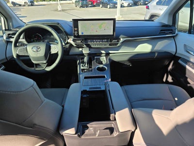 2025 Toyota Sienna XLE