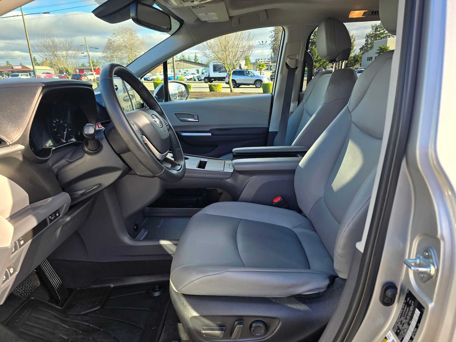 2023 Toyota Sienna XLE