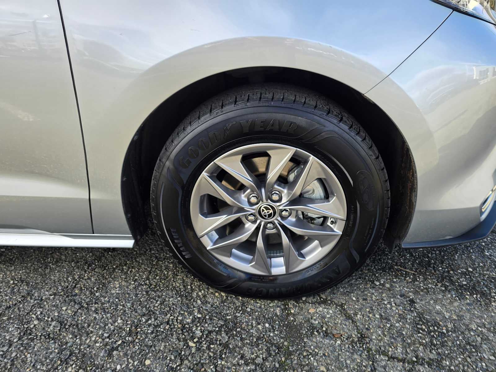 2023 Toyota Sienna XLE