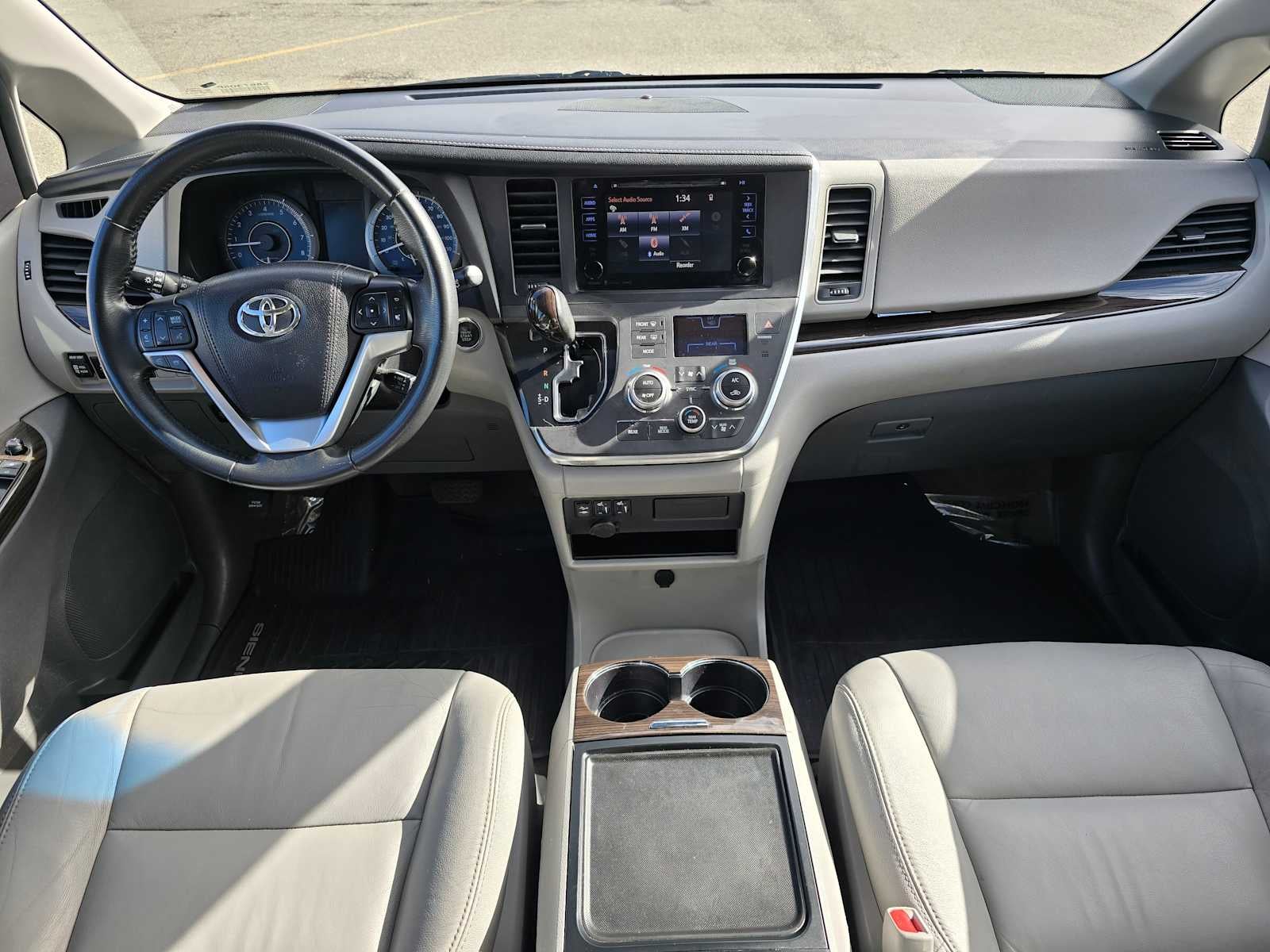 2017 Toyota Sienna XLE Premium