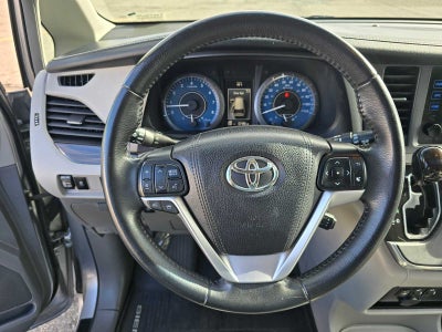 2017 Toyota Sienna XLE Premium