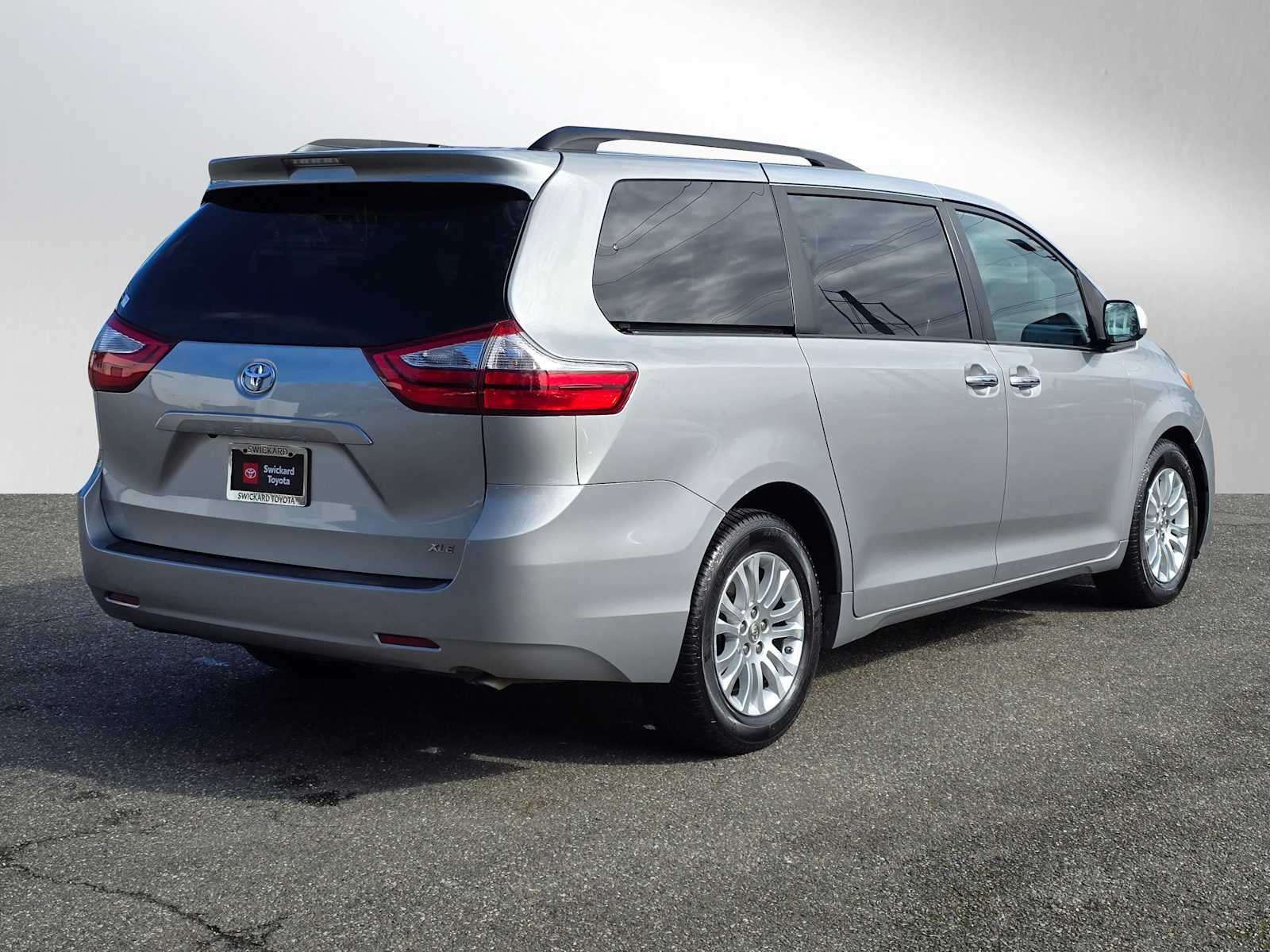 2017 Toyota Sienna XLE Premium
