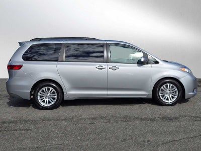 2017 Toyota Sienna XLE Premium