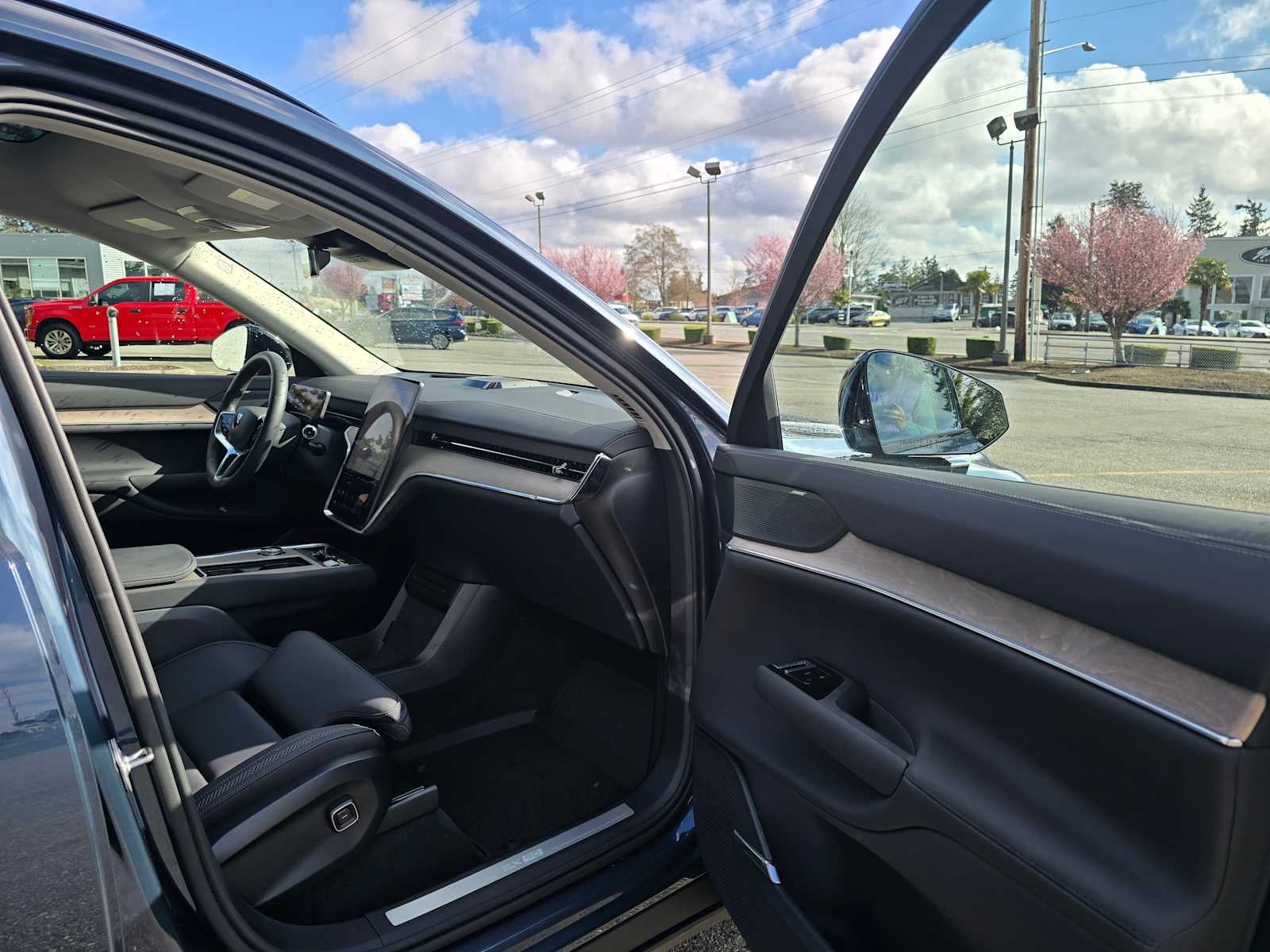 2025 Volvo EX90 Ultra