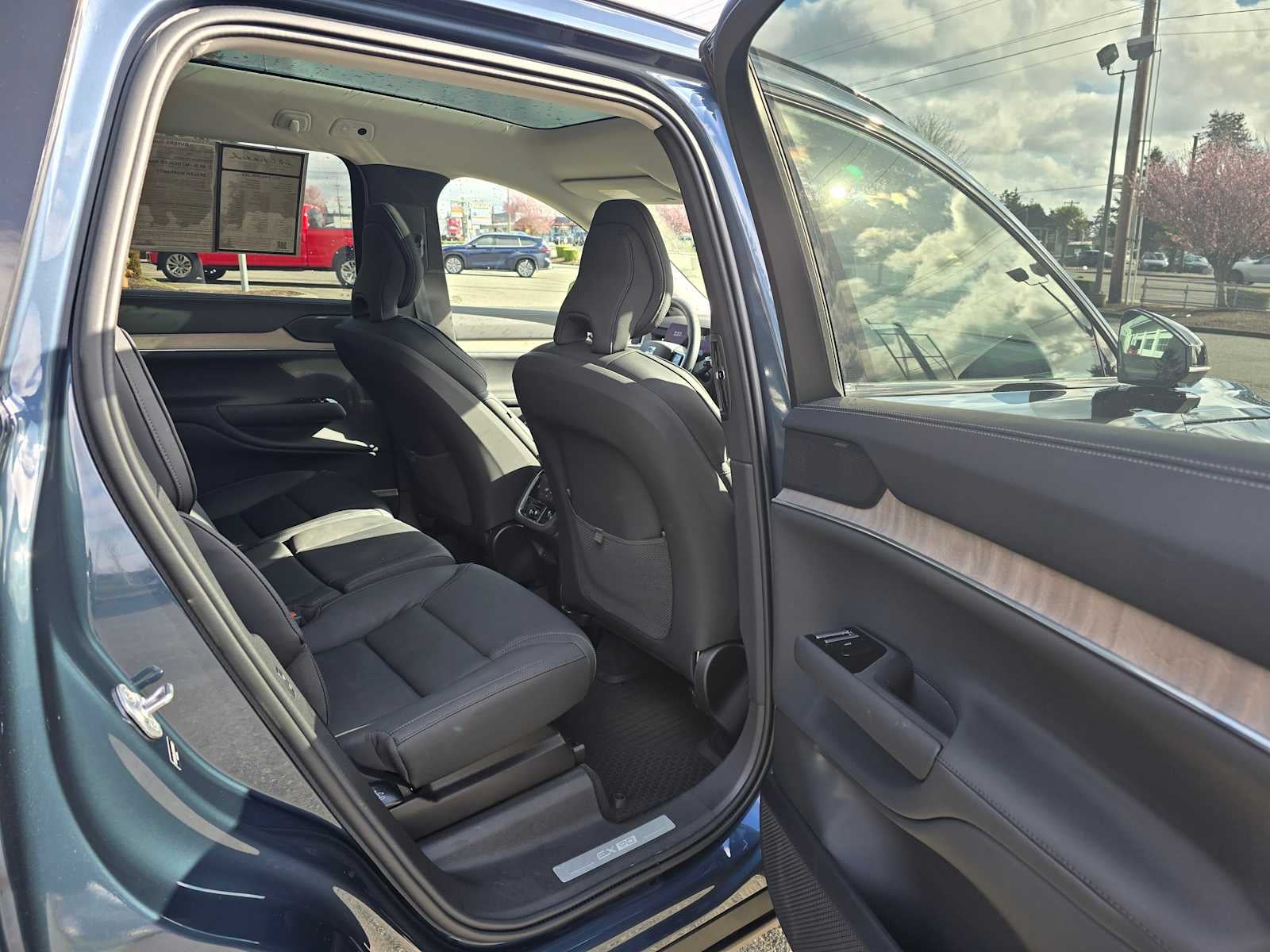 2025 Volvo EX90 Ultra