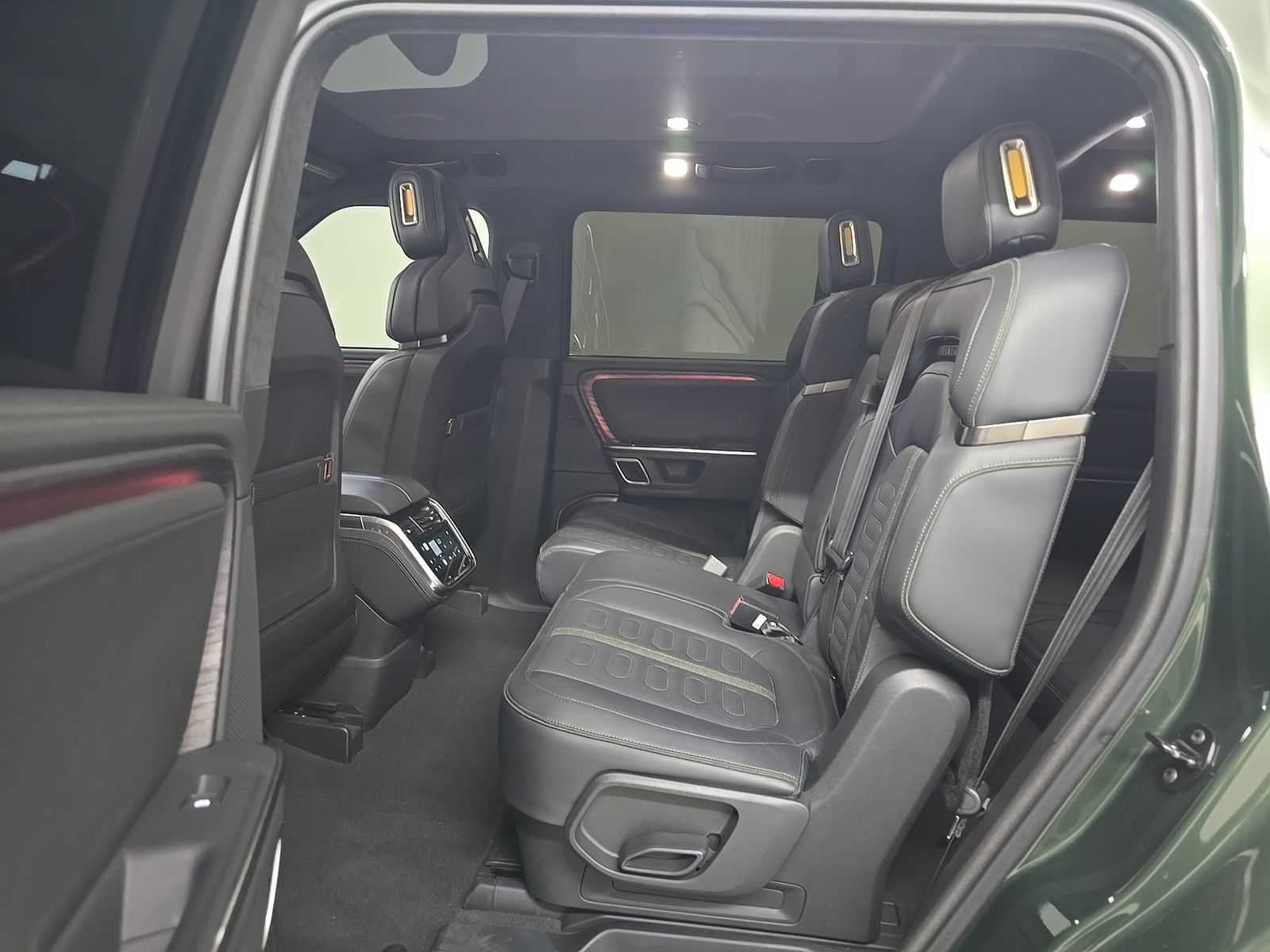 2024 Rivian R1S Adventure