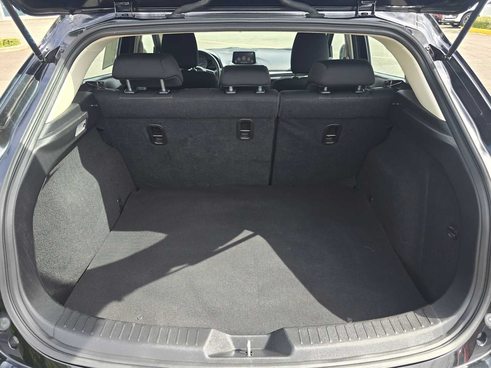 2017 Mazda Mazda3 5-Door Sport