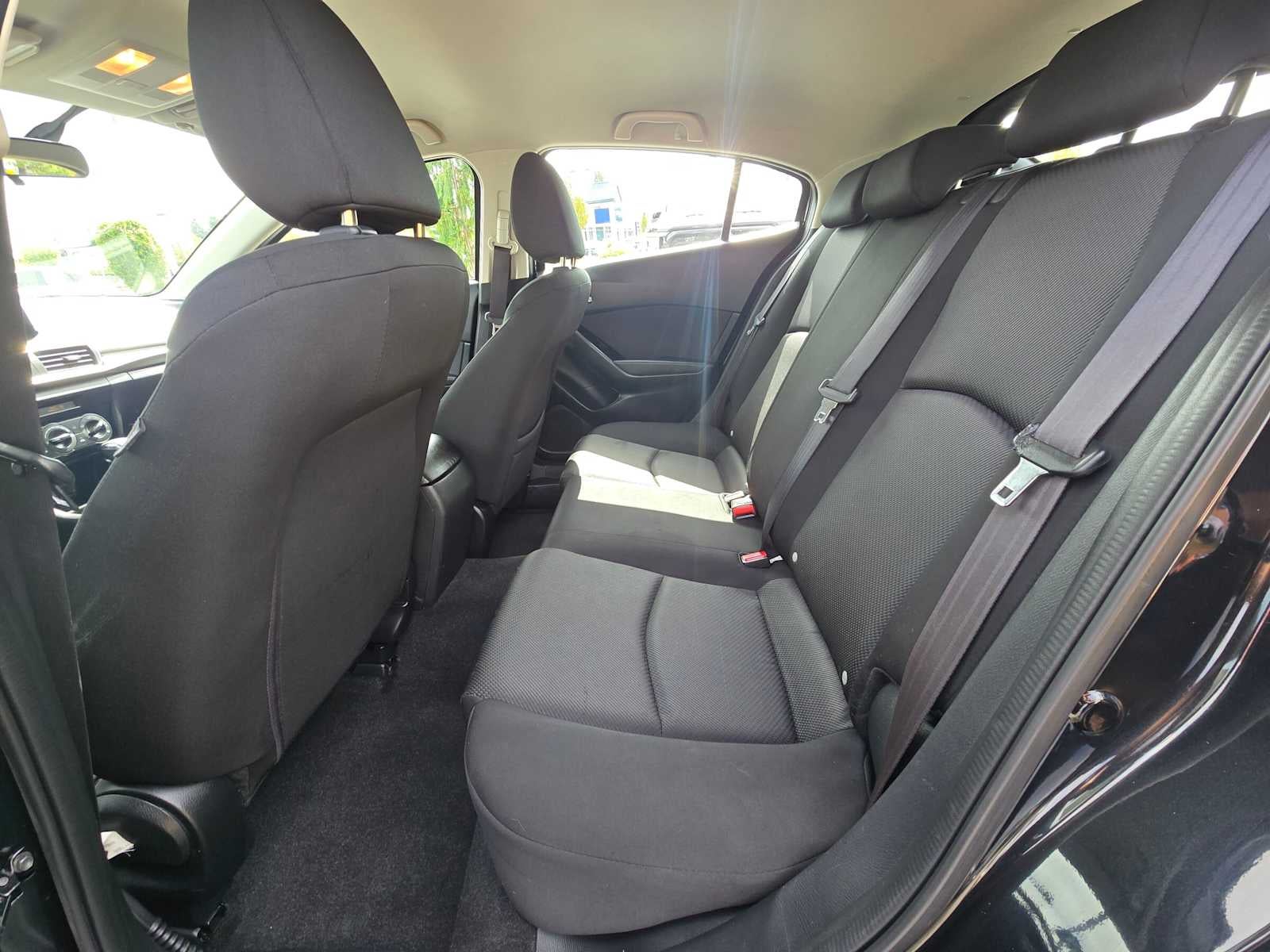 2017 Mazda Mazda3 5-Door Sport