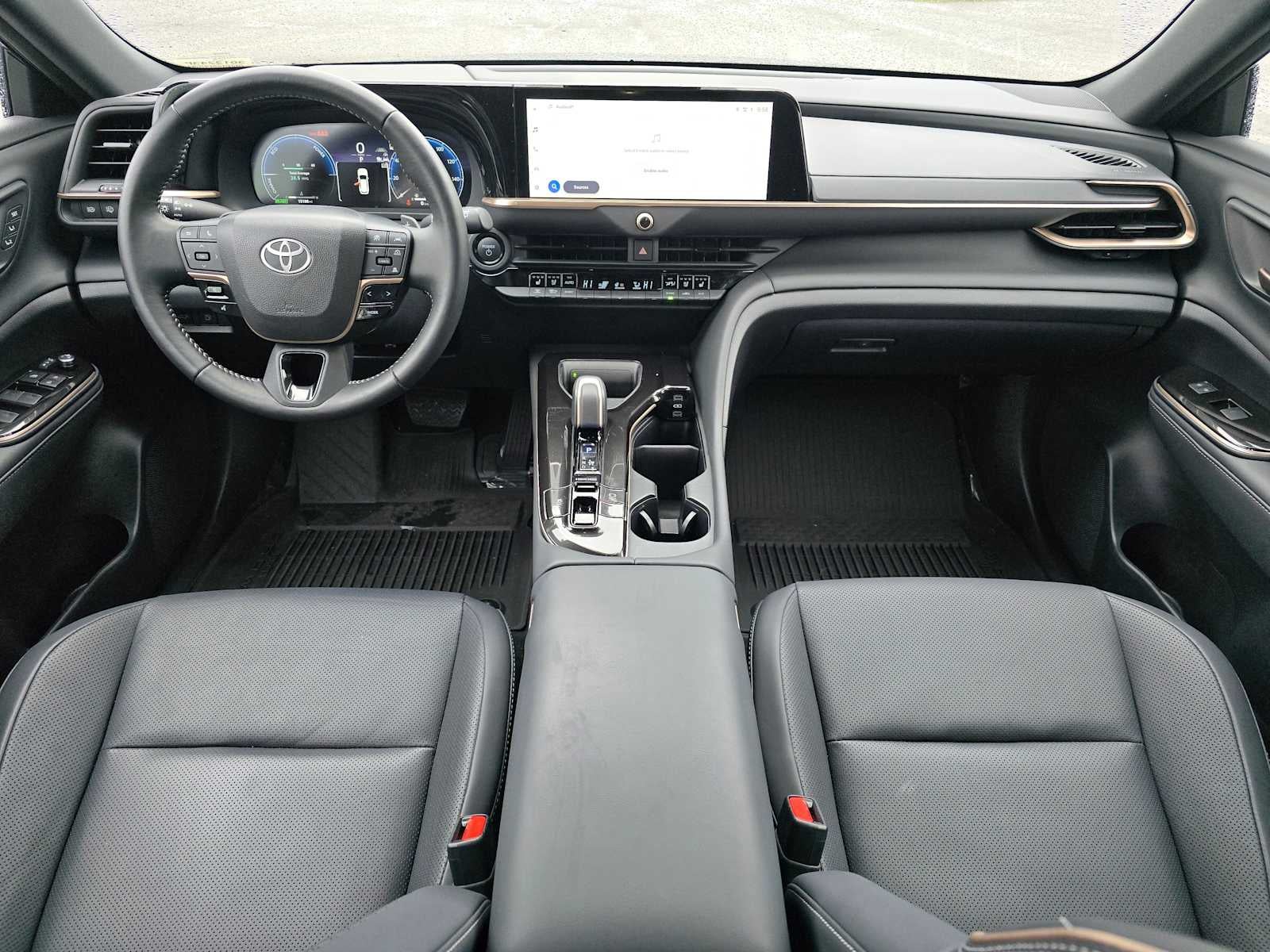 2025 Toyota Crown Signia XLE