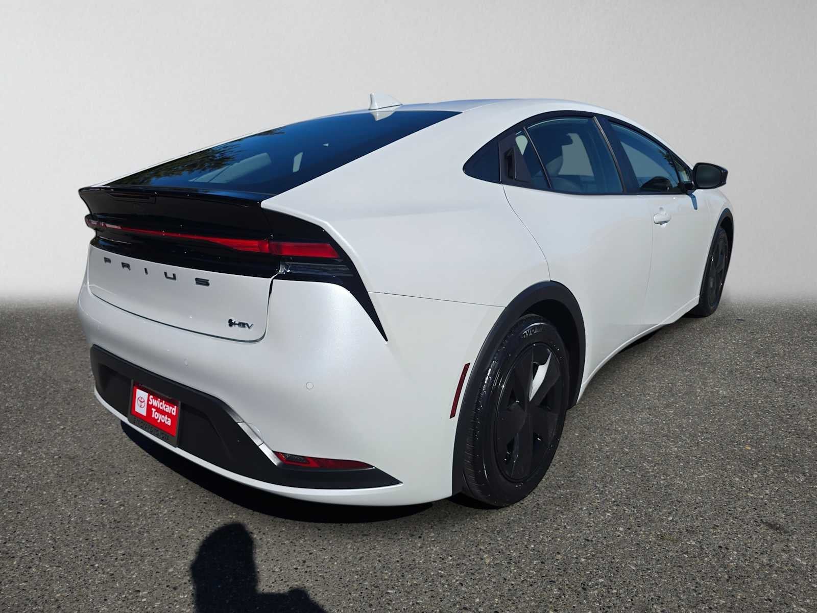 2025 Toyota Prius LE