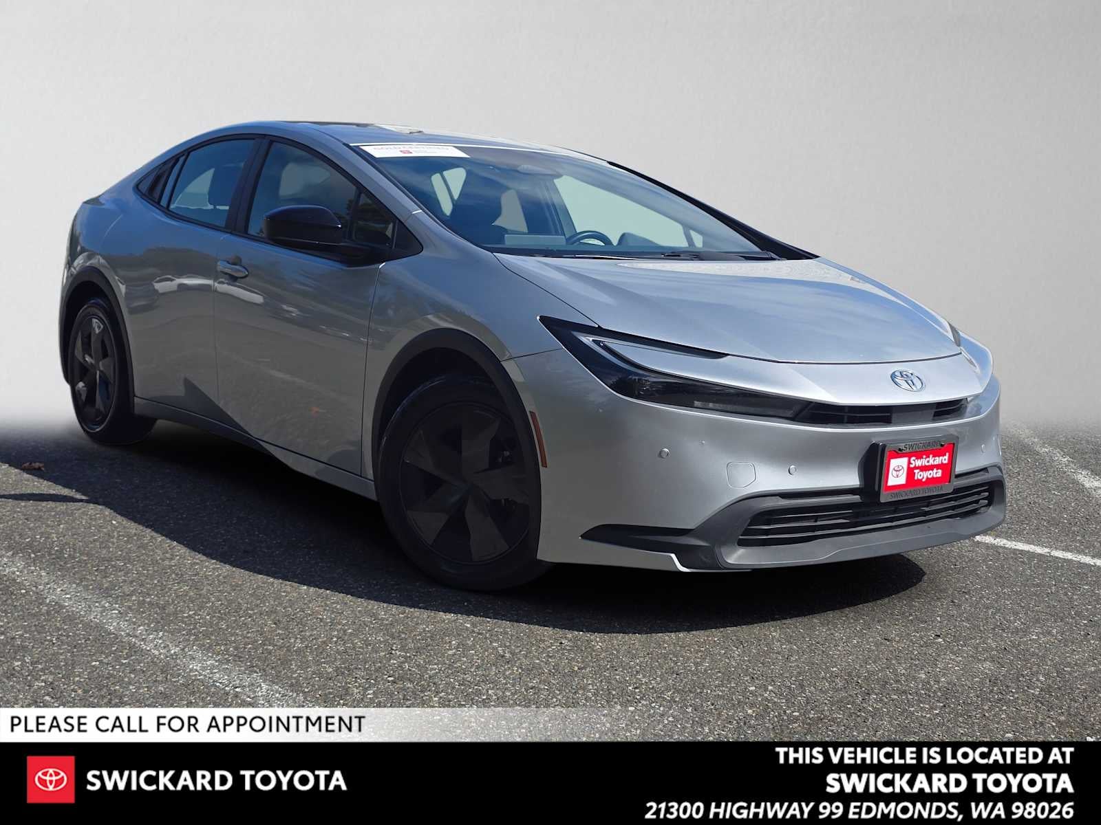 2025 Toyota Prius LE