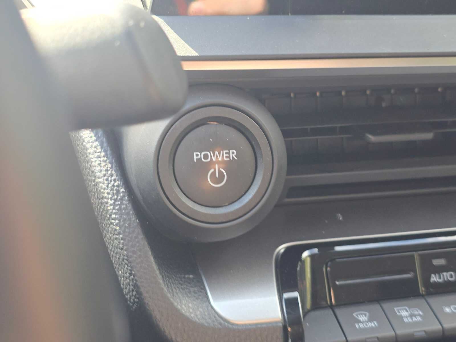 2025 Toyota Prius LE