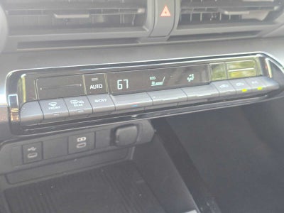 2025 Toyota Prius LE
