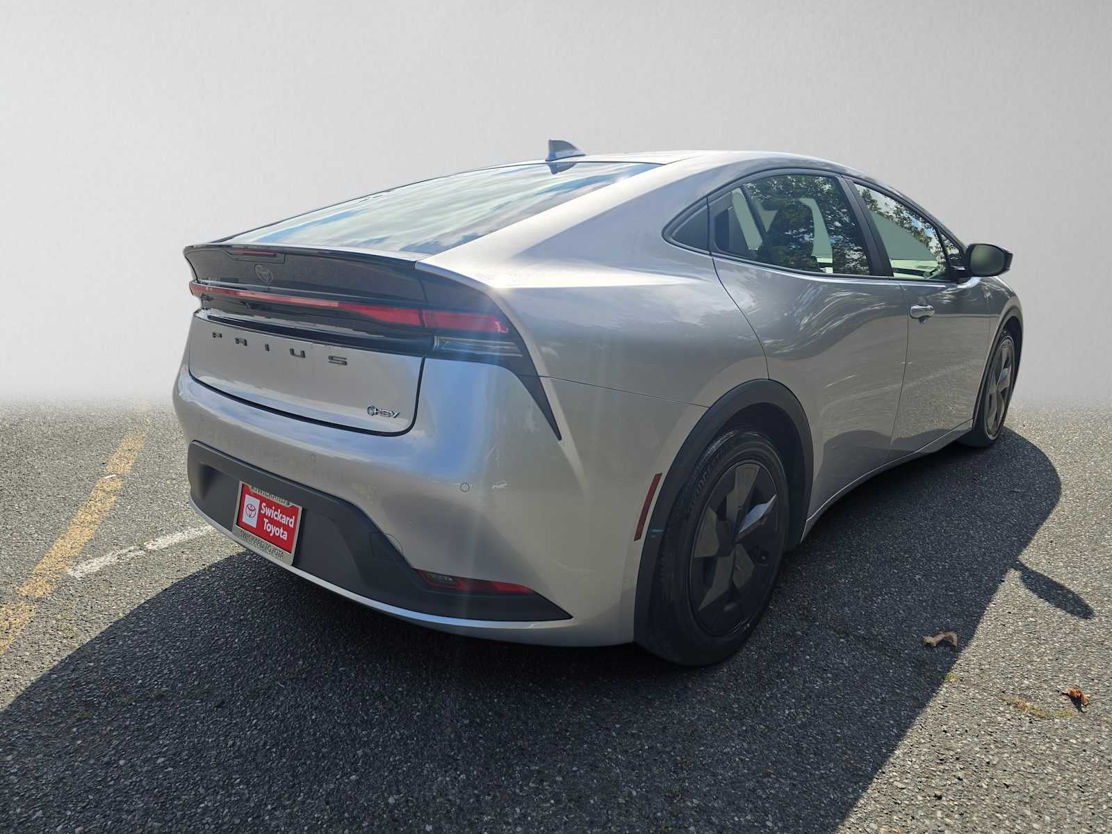 2025 Toyota Prius LE