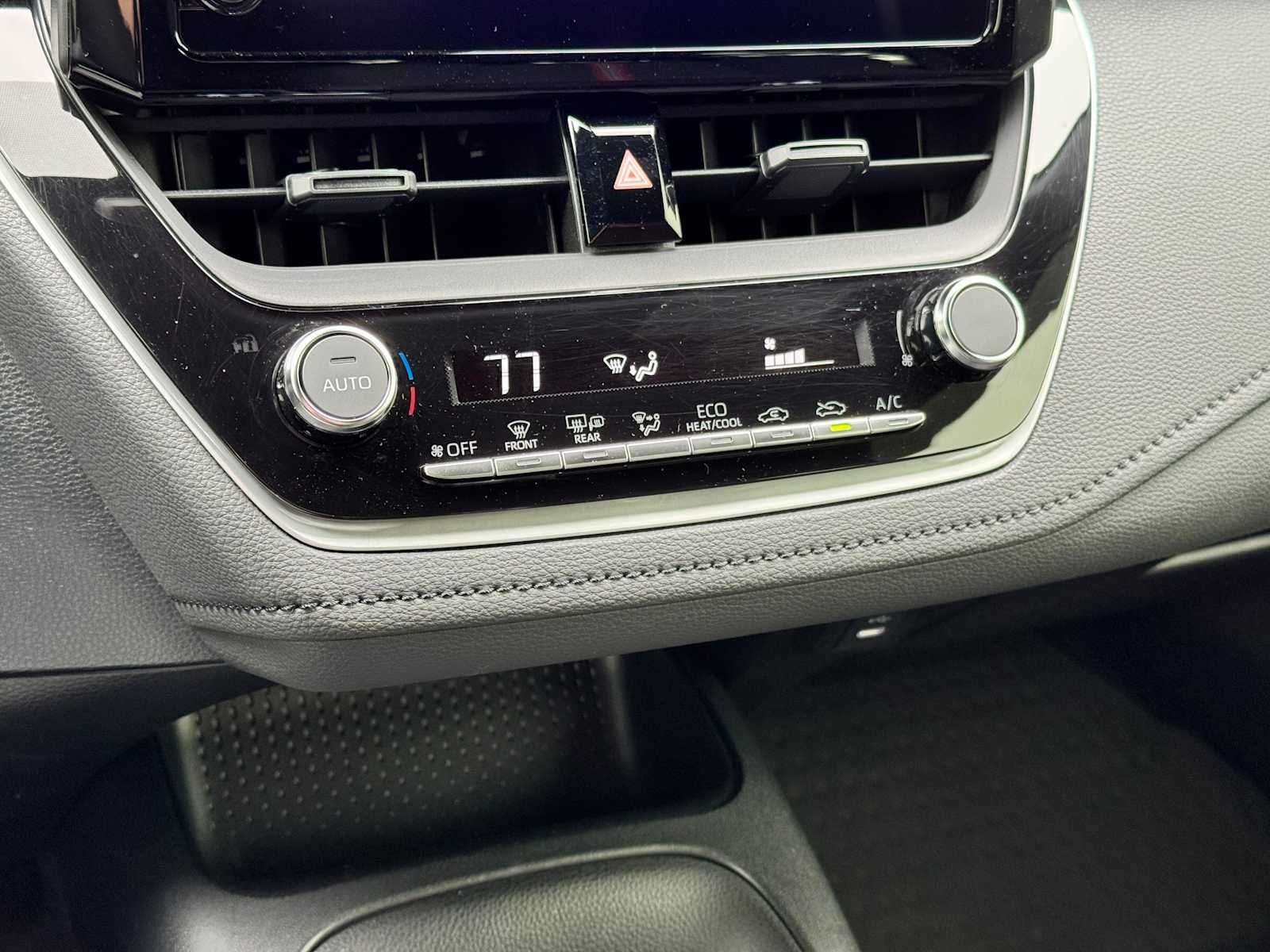 2025 Toyota Corolla Hybrid SE
