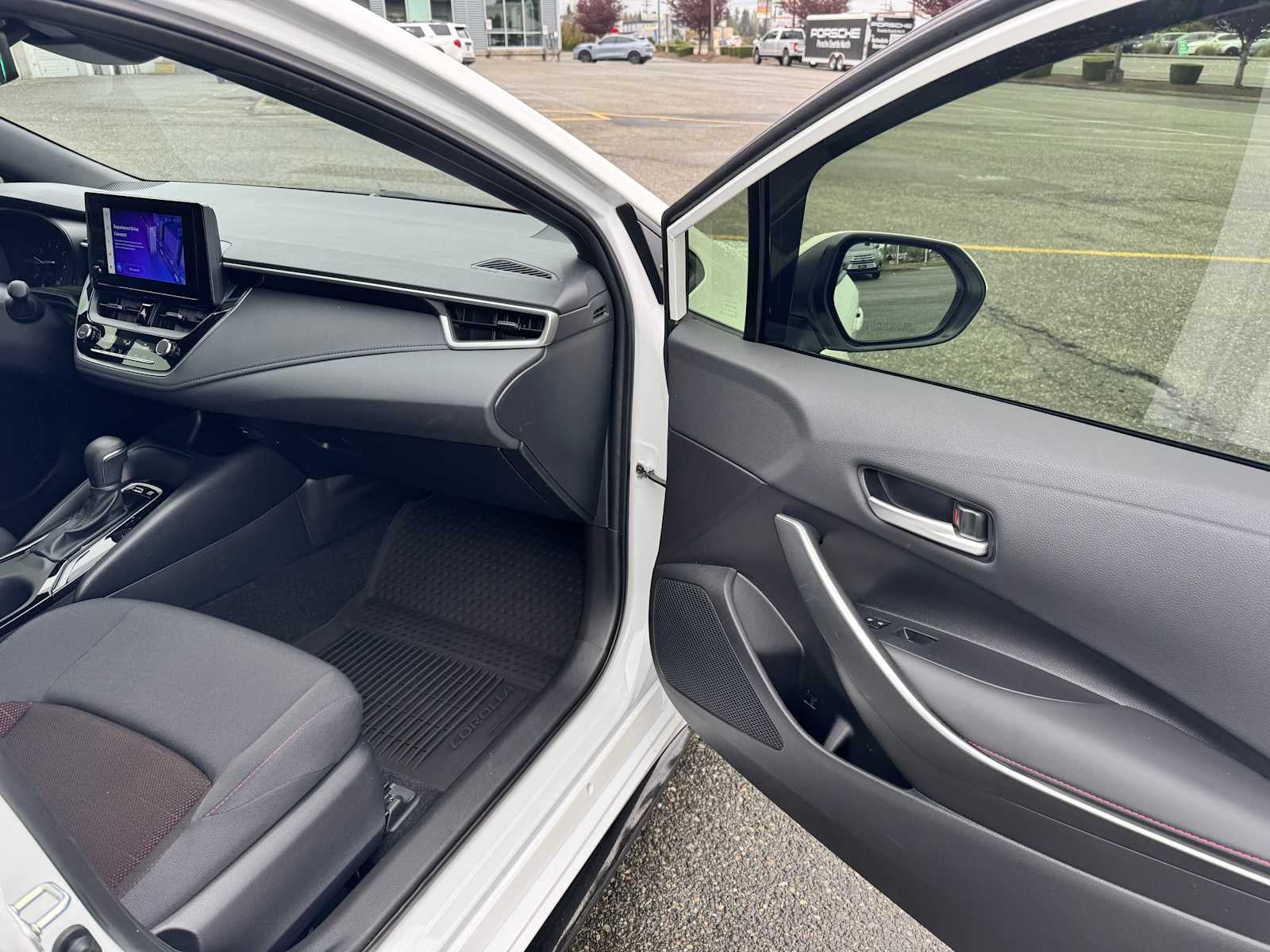 2025 Toyota Corolla Hybrid SE