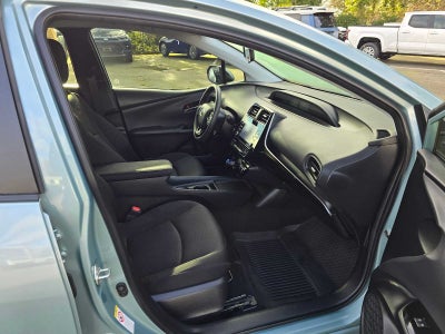 2022 Toyota Prius LE