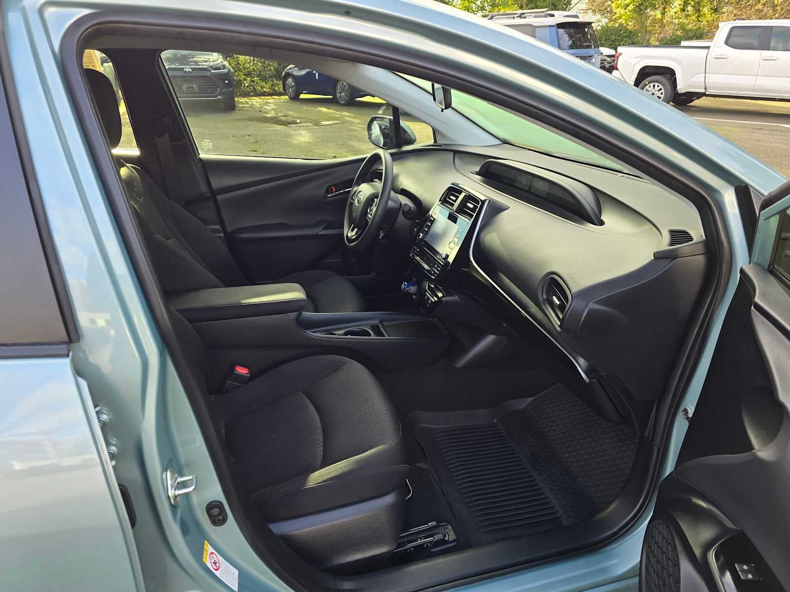 2022 Toyota Prius LE