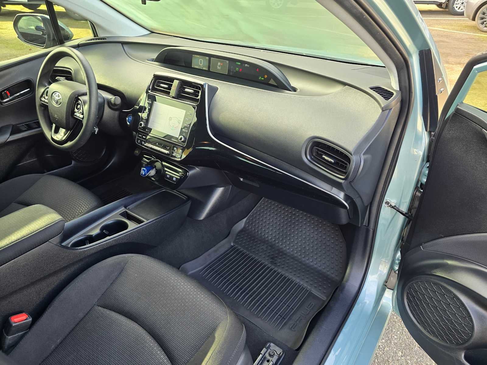 2022 Toyota Prius LE