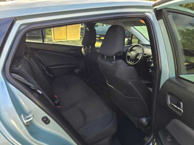 2022 Toyota Prius LE