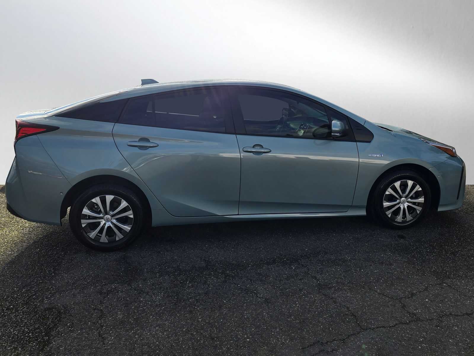 2022 Toyota Prius LE