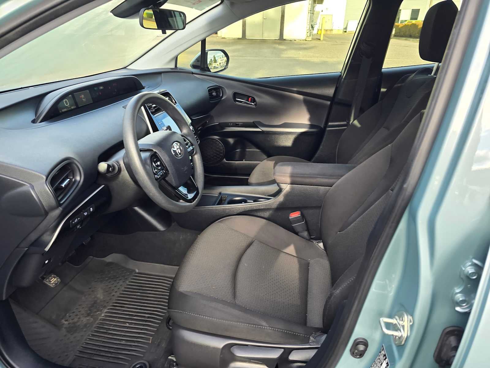 2022 Toyota Prius LE