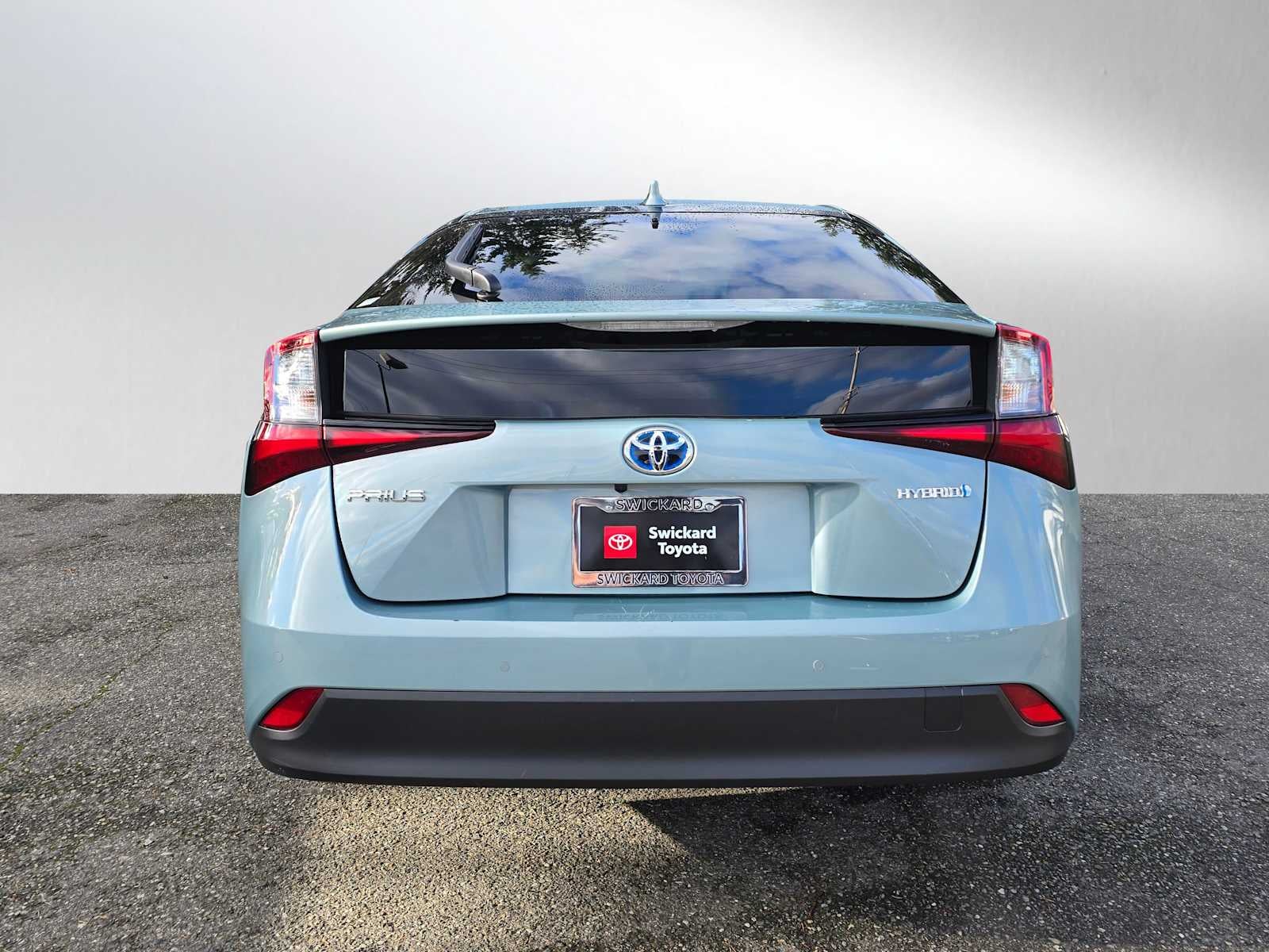 2022 Toyota Prius LE