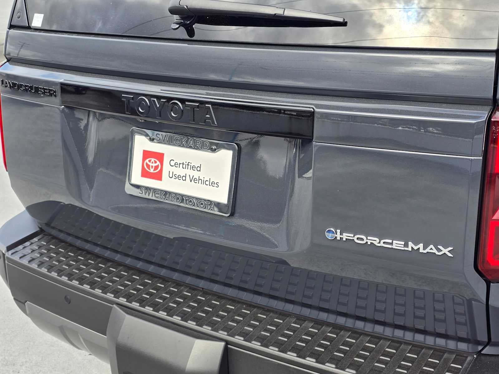 2025 Toyota Land Cruiser Base