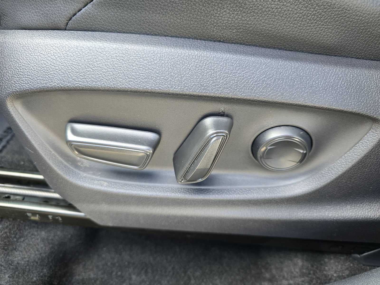 2025 Toyota bZ4X XLE