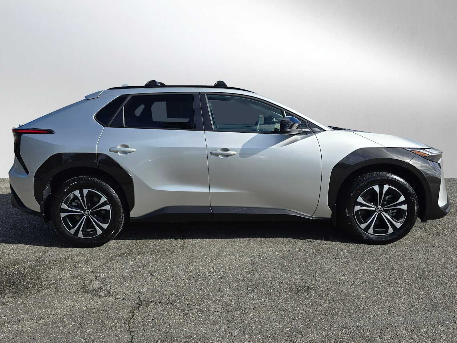 2025 Toyota bZ4X XLE