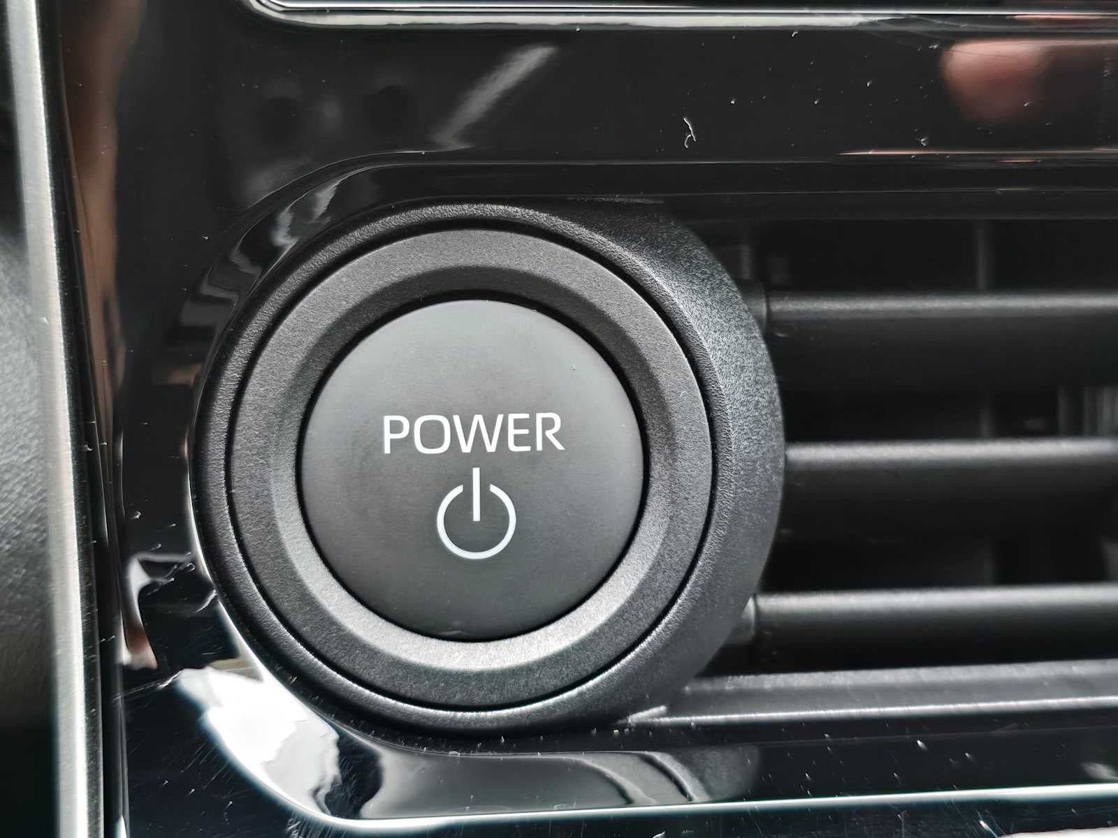 2025 Toyota bZ4X XLE