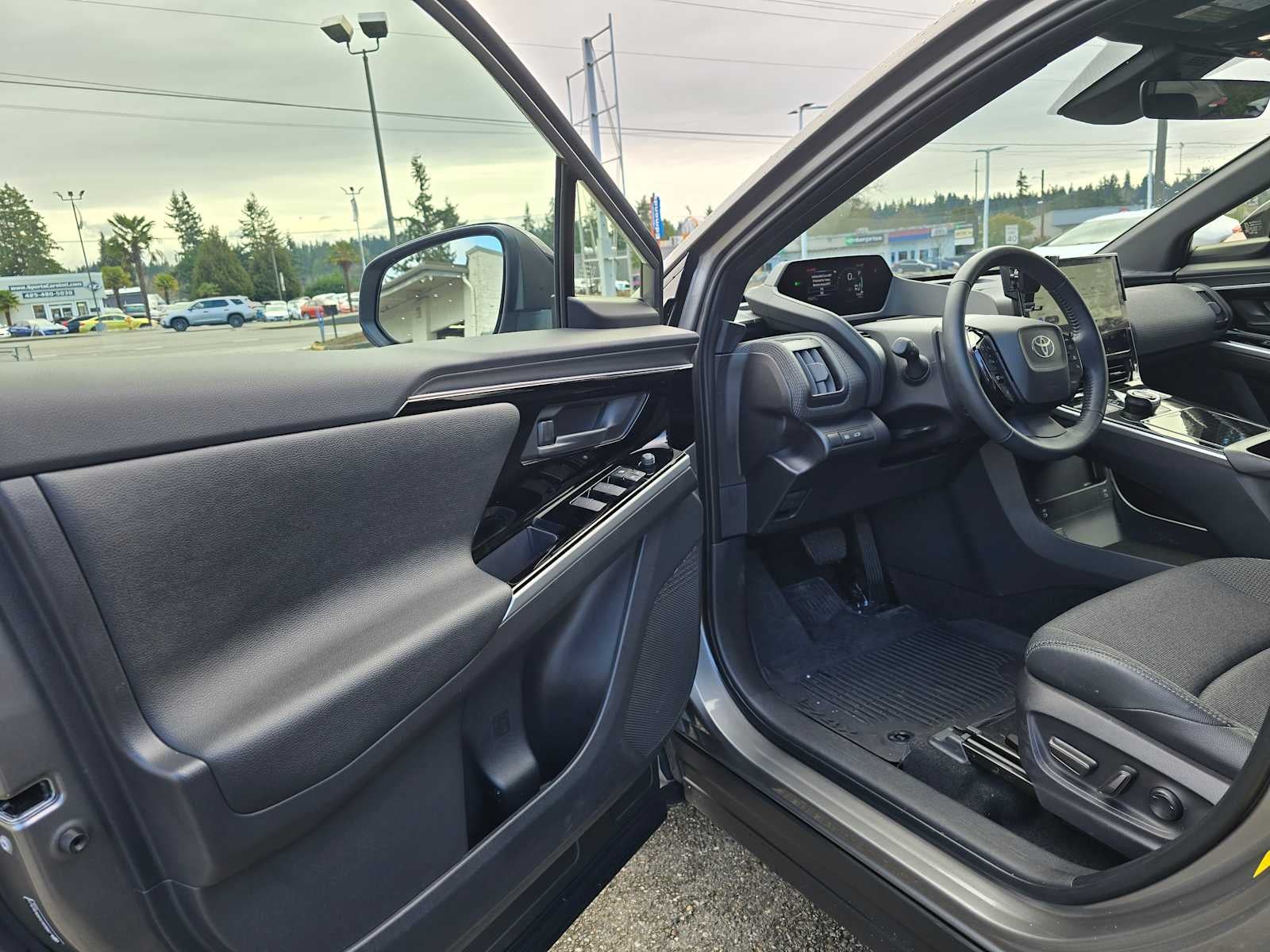 2024 Toyota bZ4X XLE