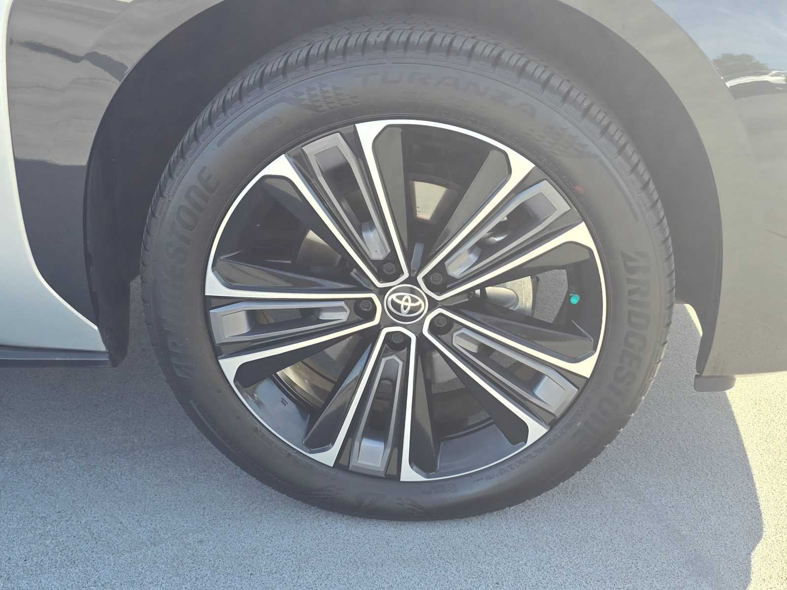 2023 Toyota bZ4X Limited