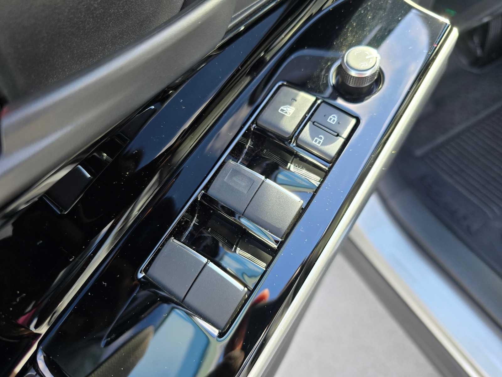 2025 Toyota bZ4X Limited