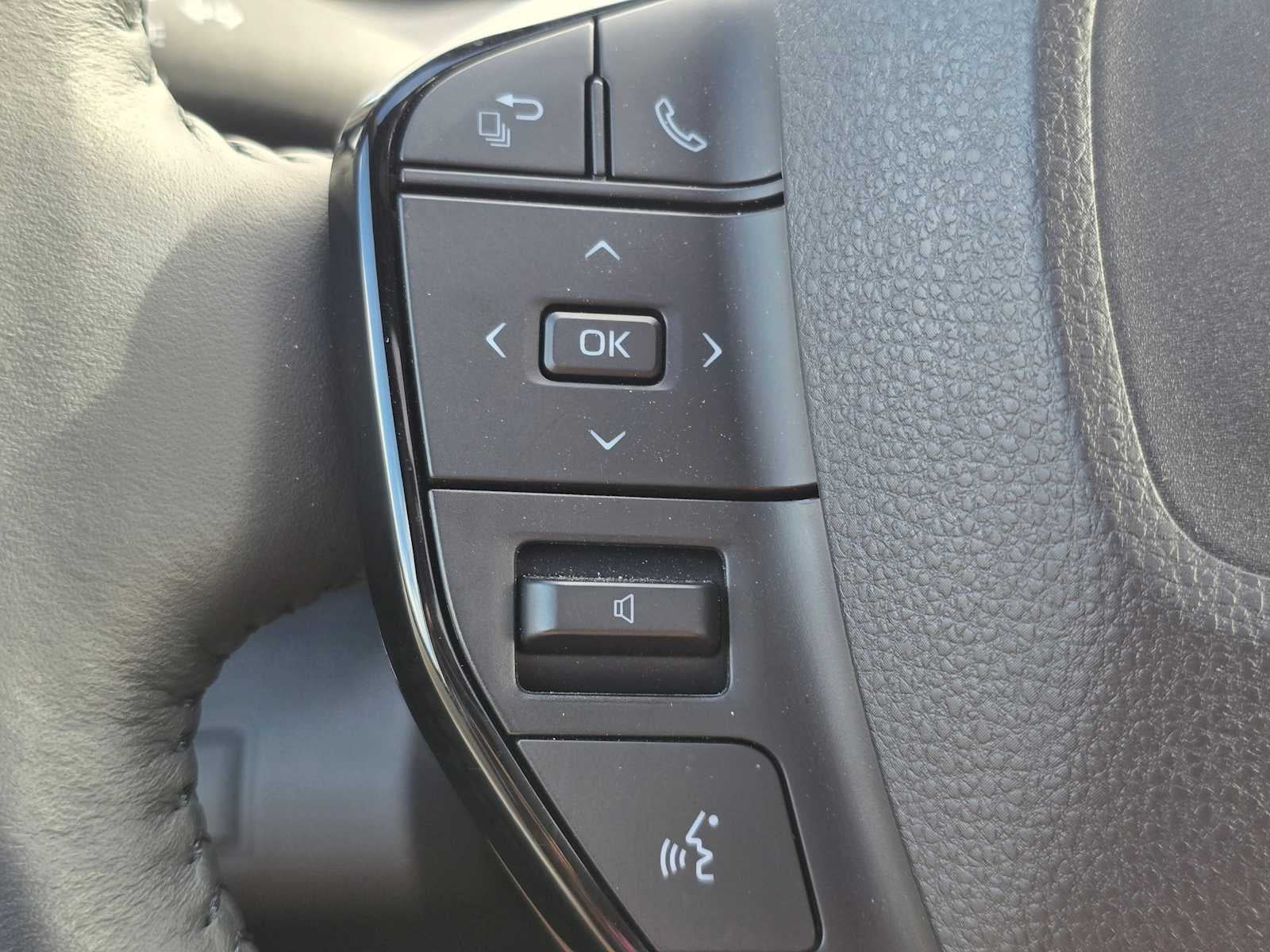 2025 Toyota bZ4X Limited