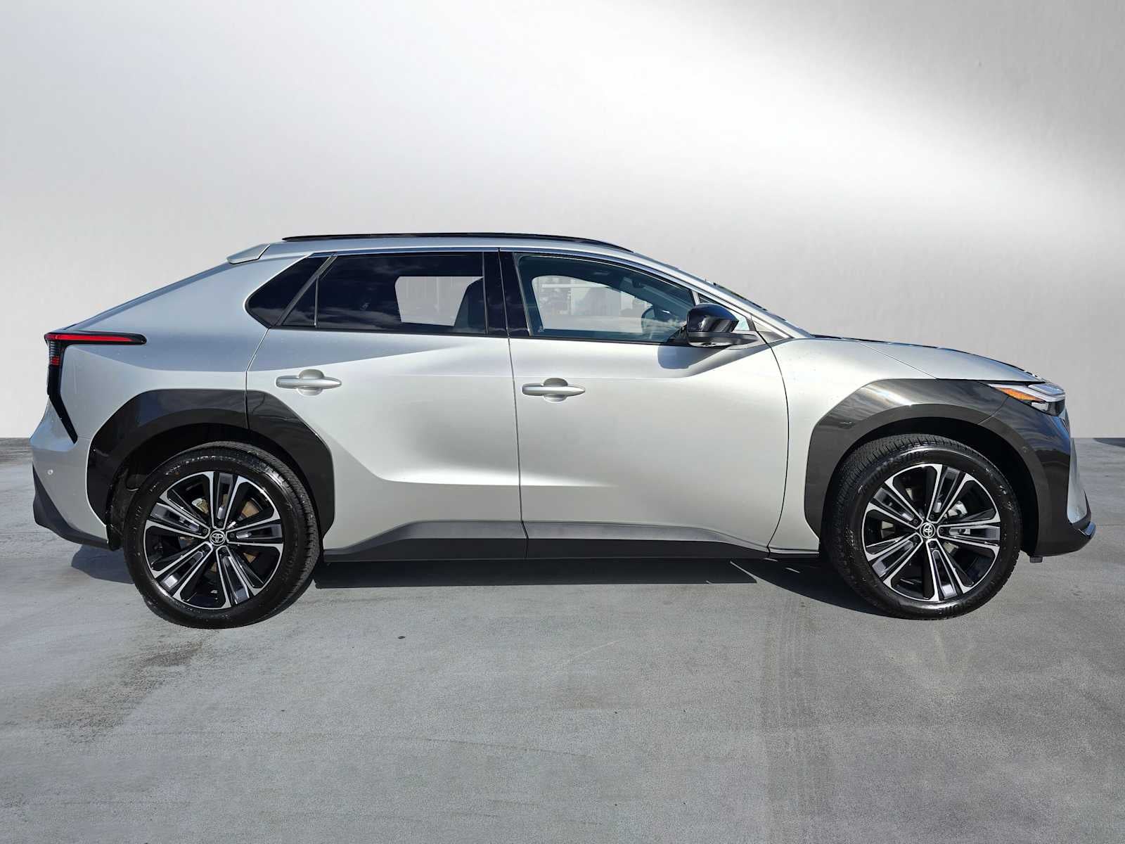 2025 Toyota bZ4X Limited