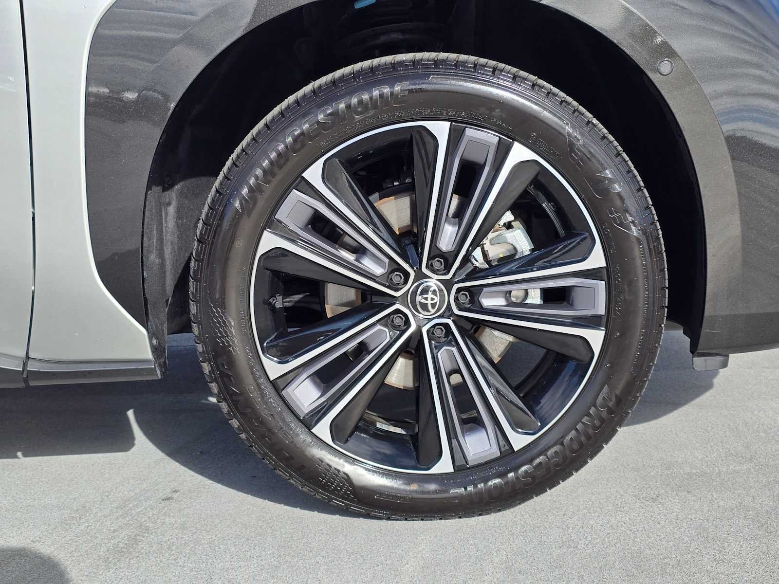 2025 Toyota bZ4X Limited